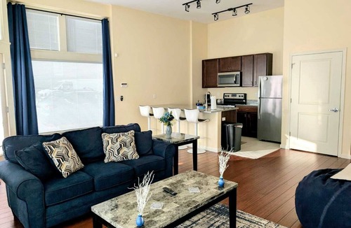 The Gate Apartment | King Bed Apartment-Near Major Hospitals Unit A