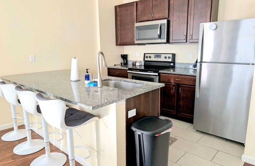 The Gate Apartment | King Bed Apartment-Near Major Hospitals Unit A