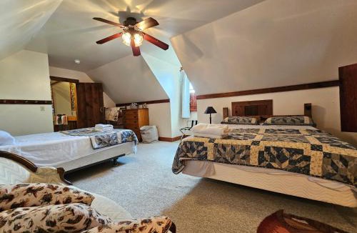 Winchester House | King Bed Farmhouse Valley Views