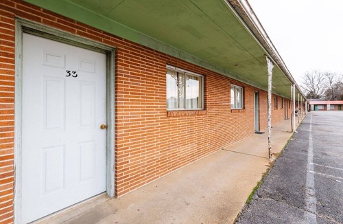 Holly Springs Apartment | King Bed | Holly Springs |NS|