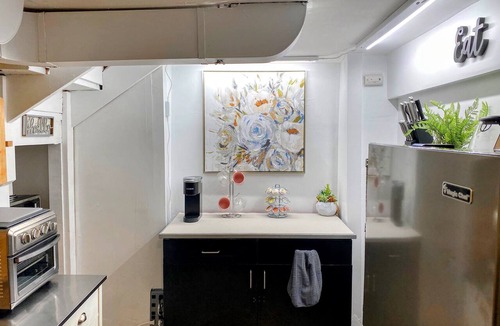 West Ridge Apartment | King Bed & In-Unit Laundry!