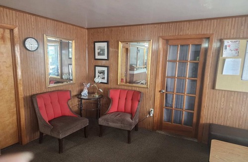 Quinter Apartment | King Bed|Non-Smoking