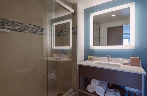 Boerum Hill Hotel | King | Even Hotel | Barclays Center, Athletic Studio, Brooklyn Bridge