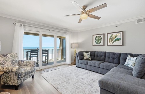 Sneads Ferry Apartment | Kingfisher Oceanfront Condo w Pool & Elevator