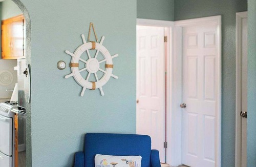 Wildwood Apartment | Kiwi's Cottage, 1.5 Blocks to Beach and Boardwalk, Pet Friendly