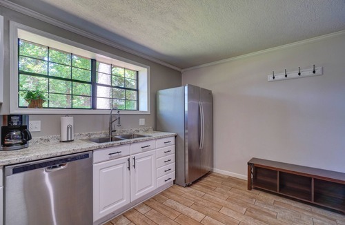Rivertrace House | Knoxville Airport 5BR/4BA Home, Perfect for Groups