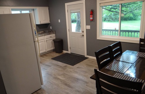 Knoxville House | Knoxville's BEST! Private Acreage! Close to town & 3 acres to enjoy!