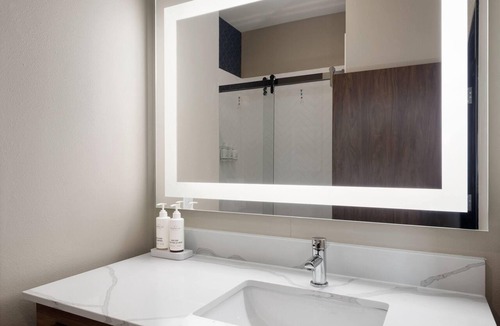 Athens Hotel | La Quinta Inn & Suites by Wyndham Athens I-65