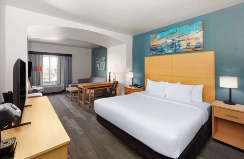 McNeil Hotel | La Quinta Inn & Suites by Wyndham Austin NW/Lakeline Mall