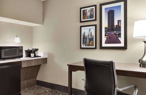Elkton Hotel | La Quinta Inn & Suites by Wyndham Newark - Elkton