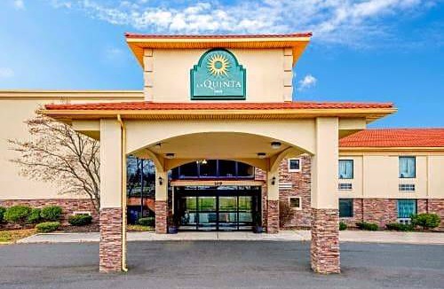 West Long Branch Hotel | La Quinta Inn by Wyndham West Long Branch