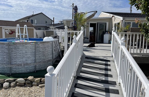 Beach Haven West House | Lagoon front Retreat - Pets welcome