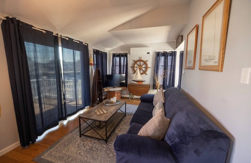 Tuckerton Beach House | Lagoon Life Hideaway – Waterfront 3 BDR, Pet Friendly w/Game Room!