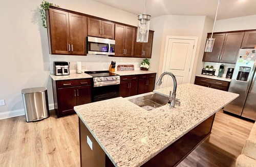 Mineral House | Lake Anna Family Retreat, Sleeps 10, Beach & Boat Launch