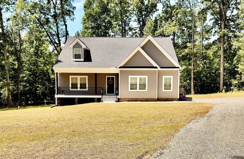 Mineral House | Lake Anna Family Retreat, Sleeps 10, Beach & Boat Launch
