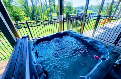 Mineral House | Lake Anna Lakefront | Hot Tub, Boat Dock, Beach
