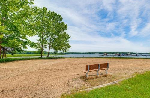 Windwood Coves Apartment | Lake Anna Retreat w/Private Beach, Hot Tub Access