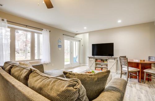 Windwood Coves Apartment | Lake Anna Retreat w/Private Beach, Hot Tub Access