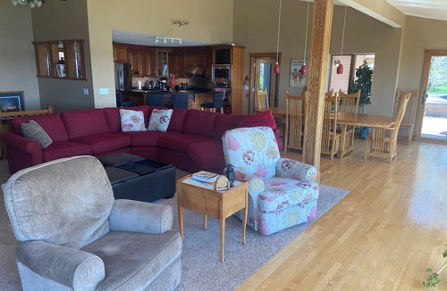 Cannon Falls House | Lake Byllesby Paradise: Serene Lakefront Non-Smoking Home