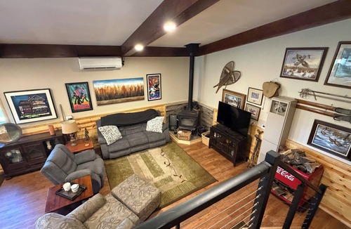Rutland House | Lake Campbell Retreat