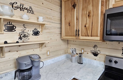 Tunnel Hill Cabin | Lake Cove! Located directly on a small community lake!