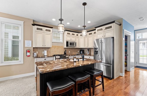 Saugatuck Condo | Lake Front Condo W/Pool Access, Walk to Saugatuck