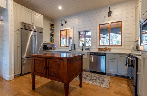 Waleska House | Lake Front Home w/Private Dock, Kayaks, Fire Pit & Hot Tub | Community Pool & Tennis