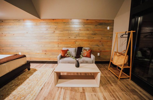 Coosa Resort | Lake Front Modern Cabin: Hot Tub, TV, & Lake Views