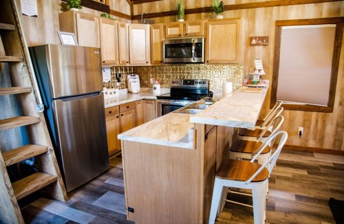 Groveoak Cabin | Lake Guntersville Cabin |Pet Friendly | Fenced Yard | Fire Pit - Coco Chateau