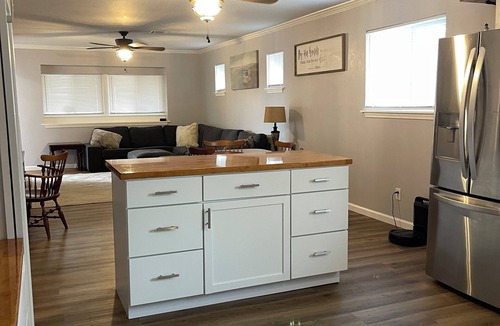 Eufaula House | Lake House Eufaula 2 Bedroom Home 1 block from Eufaula Cove Marina!