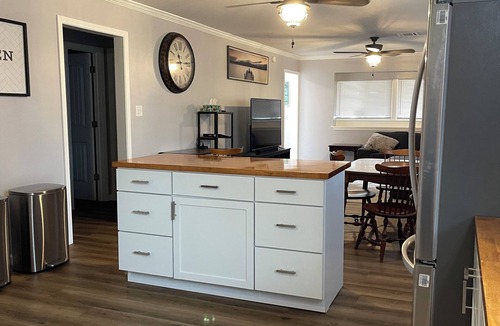 Eufaula House | Lake House Eufaula 2 Bedroom Home 1 block from Eufaula Cove Marina!