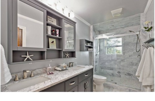 Grayslake House | Lake-house, pet friendly, renewable energy, plenty of space for big groups!