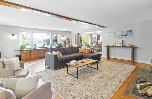 Bridgeton House | Lake House with seasonal Hot Tub and Pool