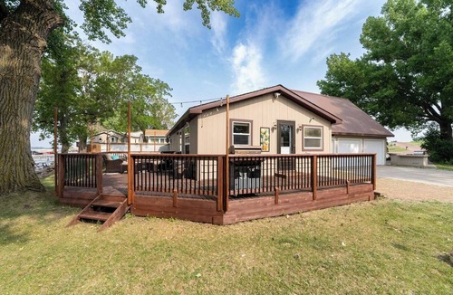 Wentworth House | Lake It Easy Hideaway house on Lake Madison