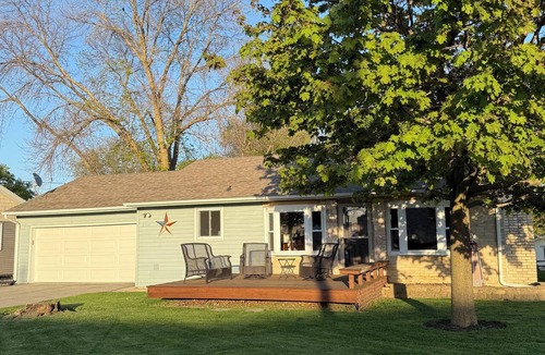 Clear Lake House | Lake It Easy Walk or Bike to the Beach!