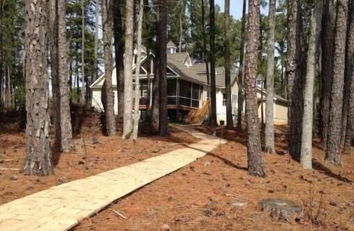 Henrico House | Lake Life Escape - The Point on Lake Gaston