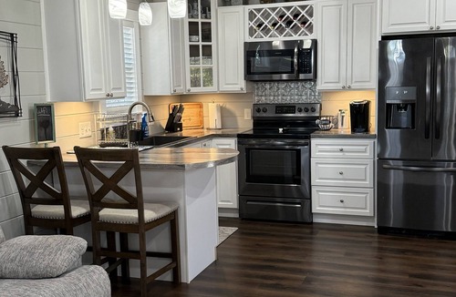 Guntersville House | Lake-Life Hideaway with RV/Boat Parking – Near Lake Guntersville