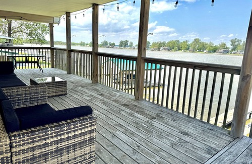 Big Lake House | Lake Life Starts Here—w/Dock, Kayaks & Relaxation