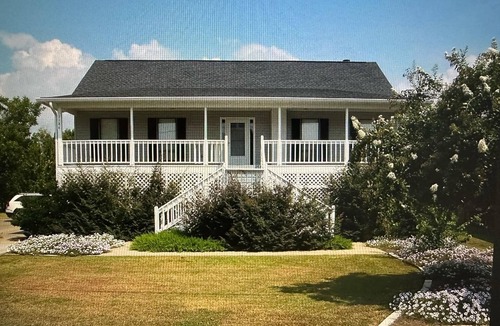 Summerton House | Lake Marion FRONT Home. Goat Island/Summerton. Private dock & ramp. Sleeps 12!