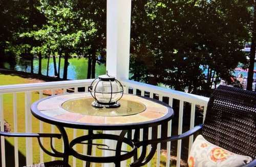 Dadeville Condo | Lake Martin Condo with Dock….30 minutes from Auburn’s Campus!