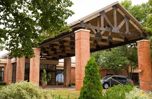 Okoboji Hotel | Lake Okoboji Resort and Conference Center