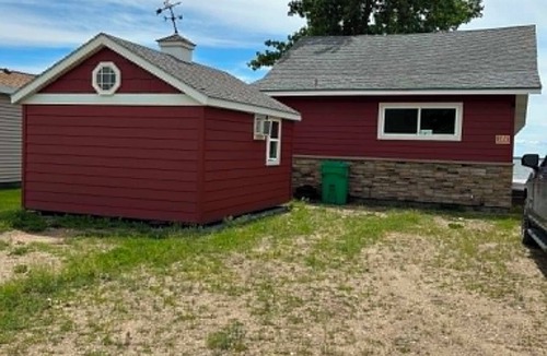 Hamlin County House | Lake Poinsett Waterfront Property
