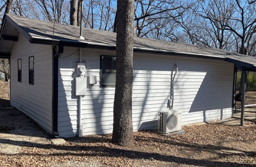 Pottsboro House | Lake time getaway blocks from Lake Texoma. Boat Launch 4 blocks -Pet Friendly