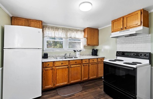 Waterloo Apartment | Lake View in Waterloo