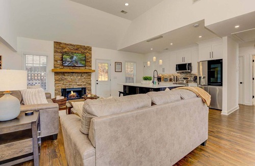 Jasper House | Lake Vista Lodge - Hot Tub in Bent Tree Community