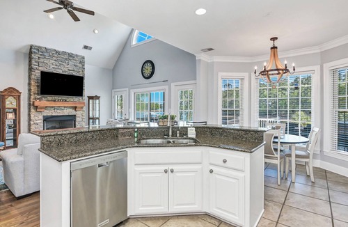 Ridgeway House | Lake Wateree Family Retreat!