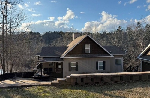 Wedowee House | Lake Wedowee Family Retreat-6 BR/3.5 BA-On the water, fire pit, private dock