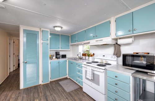 Manning House | Lakefront 3-bedroom home with private dock and ramp on Lake Marion, Manning, SC