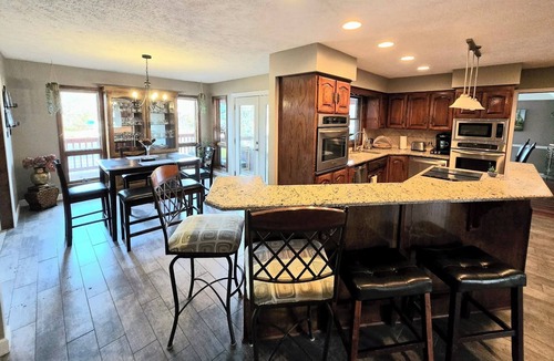 West Omaha House | Lakefront 4BD House. Private Lake, Pool, Hot Tub & SPA - Perfect Getaway Retreat