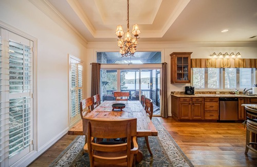 Waleska House | Lakefront 5 BR home nestled on a private cove 1 hr from downtown Atlanta, Ga.